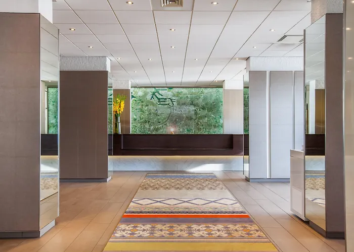 Antwerp Hotels near Tate - Museu Nacional de Arte Moderna with shuttle service