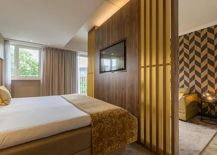 Best 18 Spa Hotels in Antwerp near Museum Plantin-Moretus