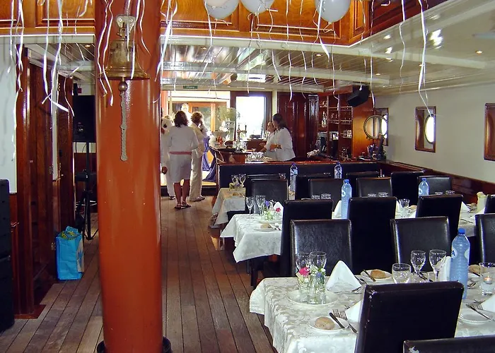 Pet friendly Boat Barkentijn Marjorie Hotel Antwerp